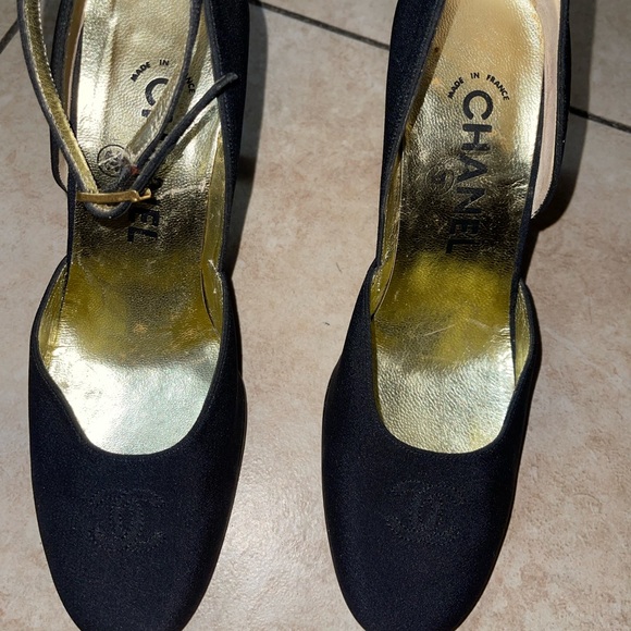 Vintage Chanel pumps - Picture 1 of 9